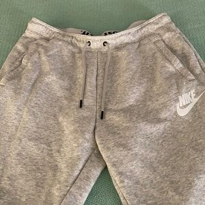 NWOT Nike sweatpants